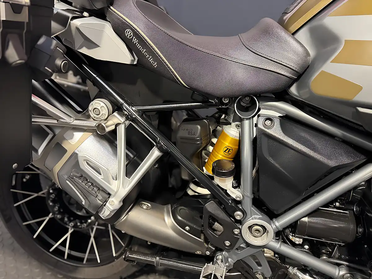 Used 2020 BMW R 1250 GS Adventure - Interior and Exterior details 11