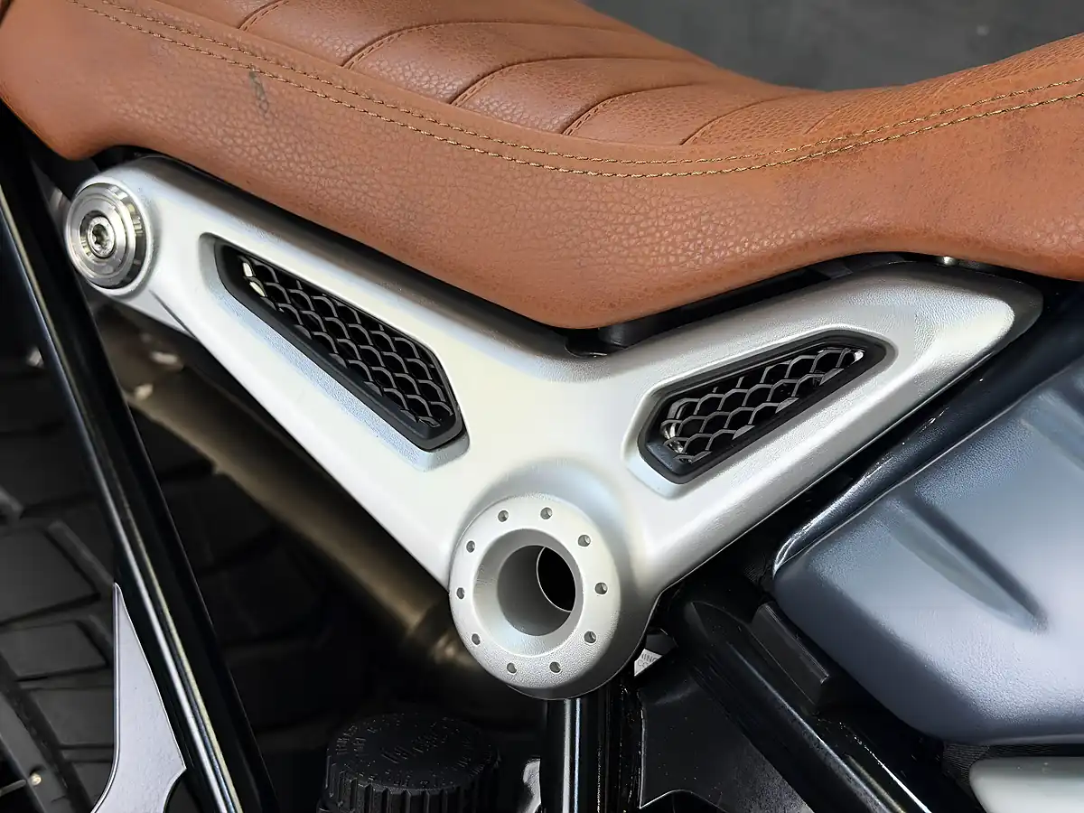 Used 2020 BMW R Ninet Scrambler X Grey - Interior and Exterior details 12