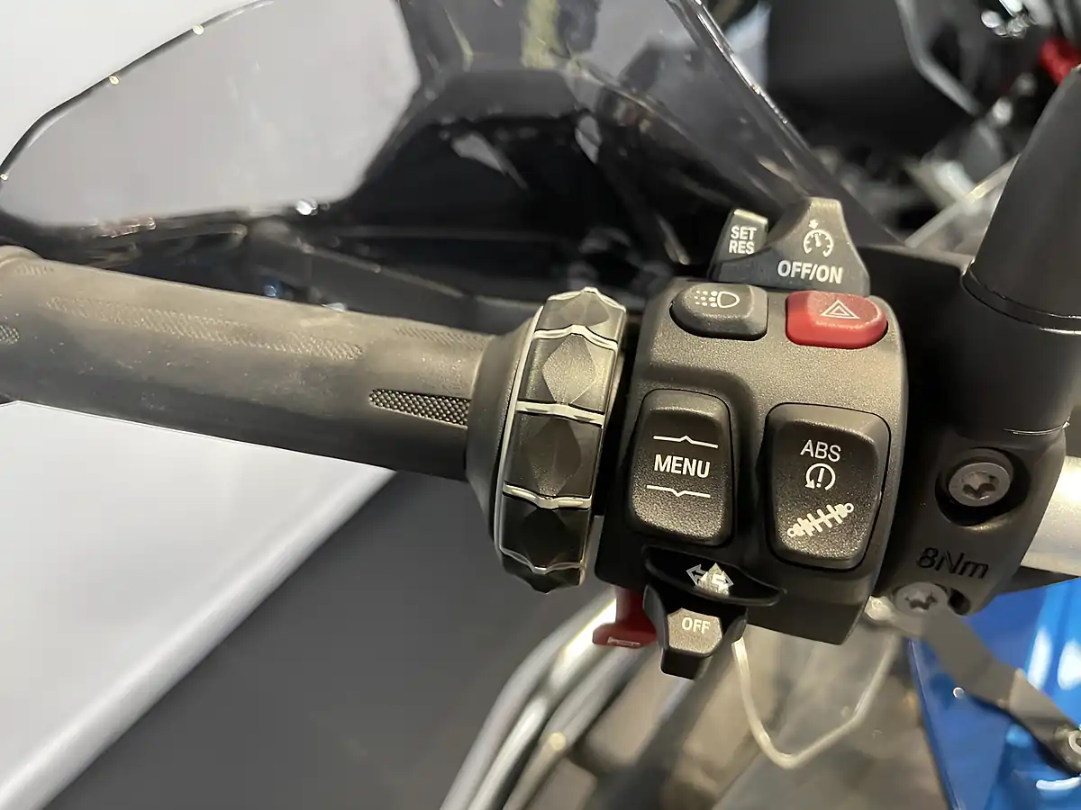 Used 2020 BMW R1250 Gs Te Cosmic Blue - Interior and Exterior details 12