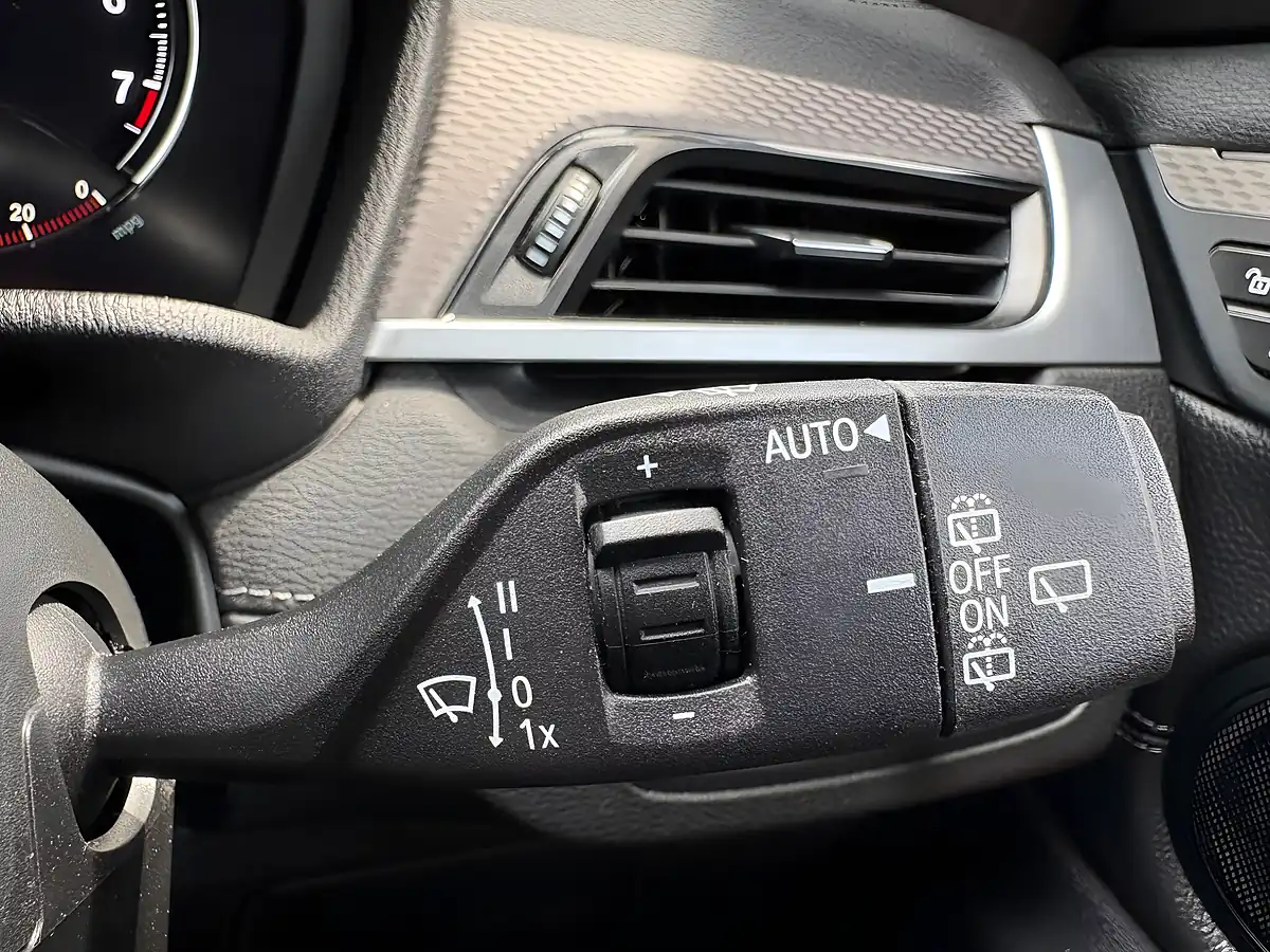 Used 2020 BMW X2 M Sport X White - Interior and Exterior details 19