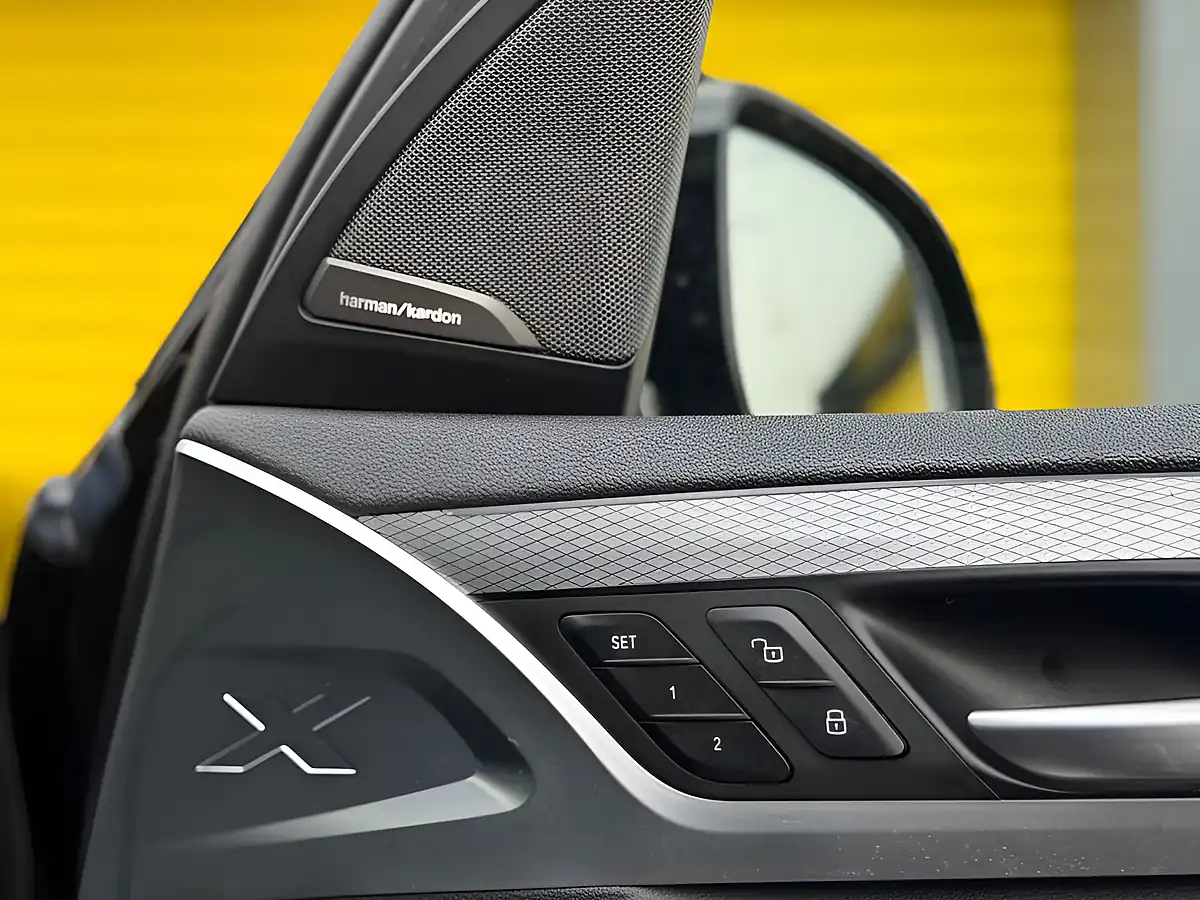 Used 2020 BMW X3 M40i Black - Interior and Exterior details 11