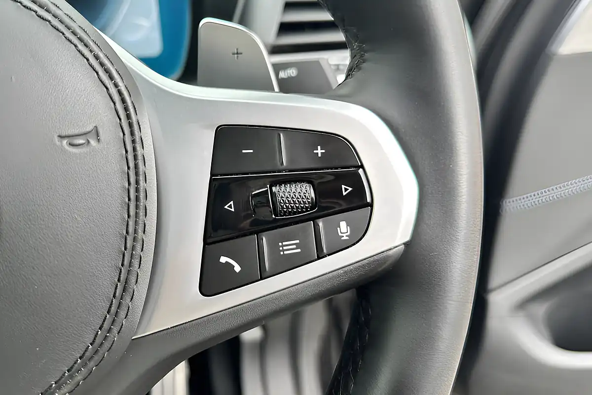Used 2020 BMW X4 M40i Black - Interior and Exterior details 11