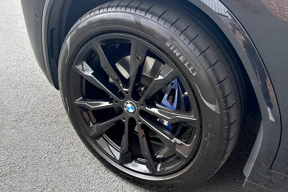Used 2020 BMW X4 M40i Black - Interior and Exterior details 13