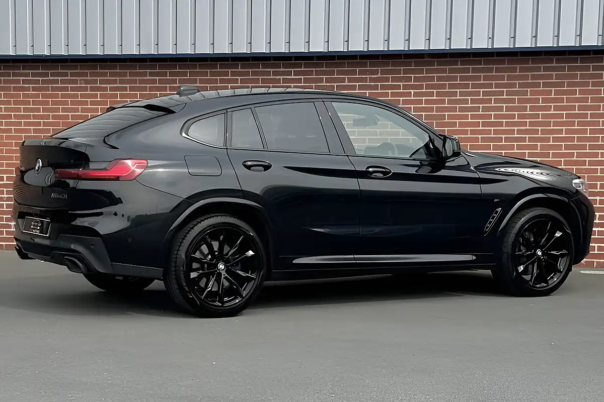 Used 2020 BMW X4 M40i Black - Interior and Exterior details 19