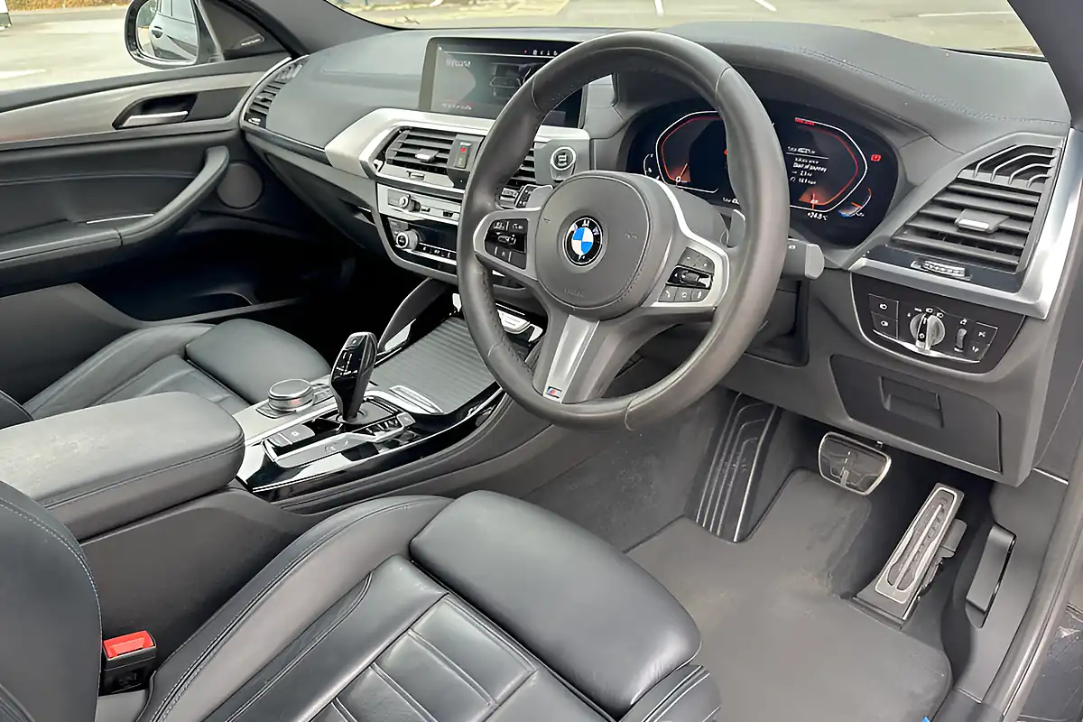 Used 2020 BMW X4 M40i Black - Interior and Exterior details 3