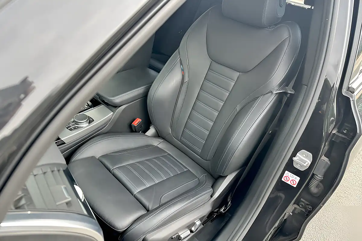 Used 2020 BMW X4 M40i Black - Interior and Exterior details 6