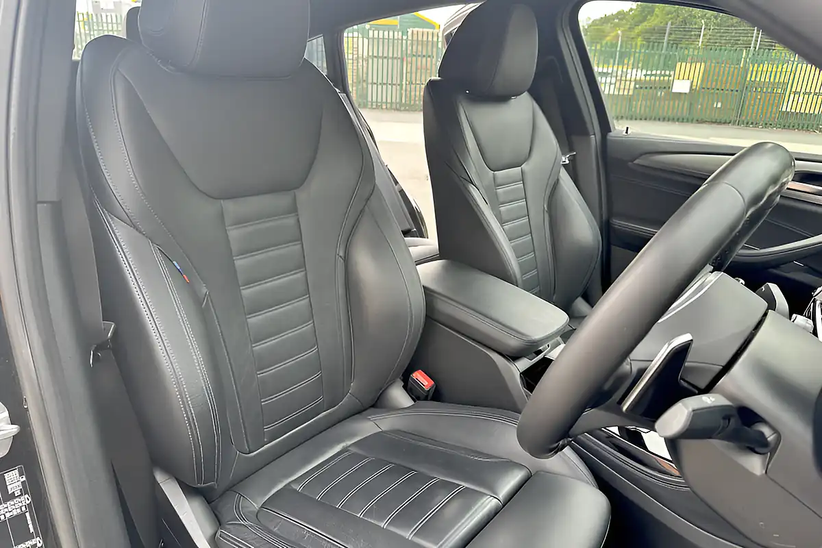 Used 2020 BMW X4 M40i Black - Interior and Exterior details 7