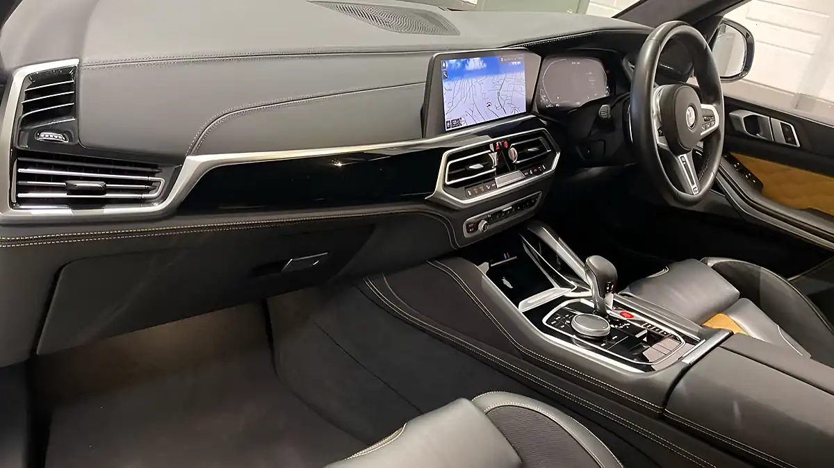 Used 2020 BMW X5 M Competition Blue - Interior and Exterior details 6