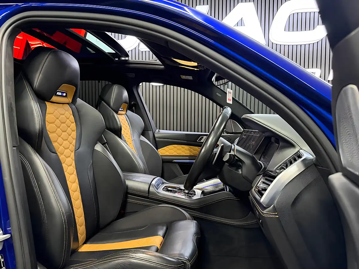 Used 2020 BMW X5 M Competition Blue - Interior and Exterior details 11