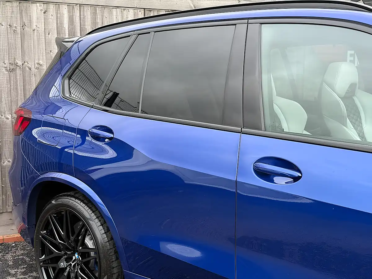 Used 2020 BMW X5 M Competition Blue - Interior and Exterior details 10