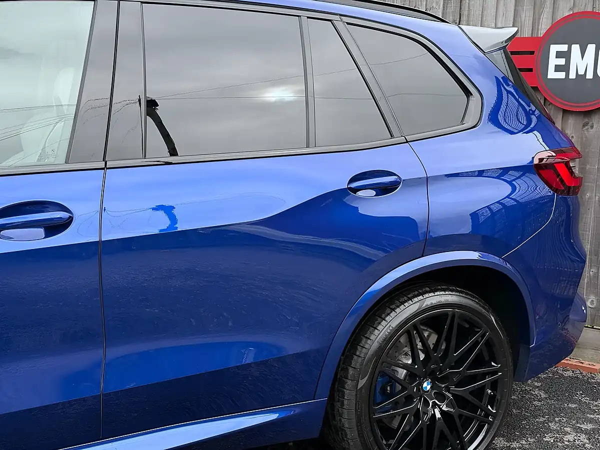Used 2020 BMW X5 M Competition Blue - Interior and Exterior details 12