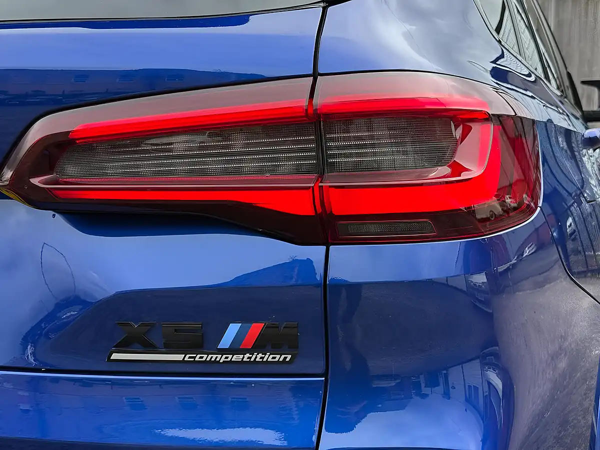 Used 2020 BMW X5 M Competition Blue - Interior and Exterior details 13