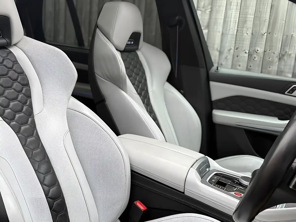 Used 2020 BMW X5 M Competition Blue - Interior and Exterior details 17