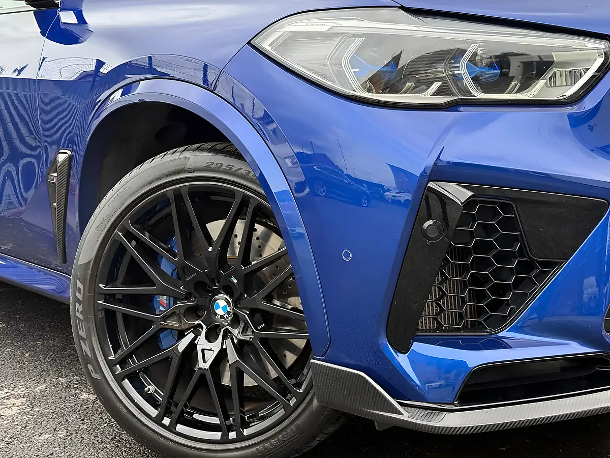Used 2020 BMW X5 M Competition Blue - Interior and Exterior details 9