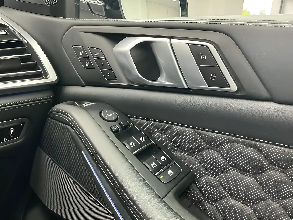 Used 2020 BMW X5 M Competition Marina Bay Blue - Interior and Exterior details 18