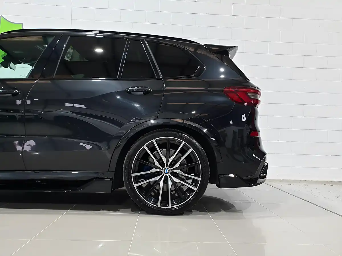 Used 2020 BMW X5 M Sport Black - Interior and Exterior details 11
