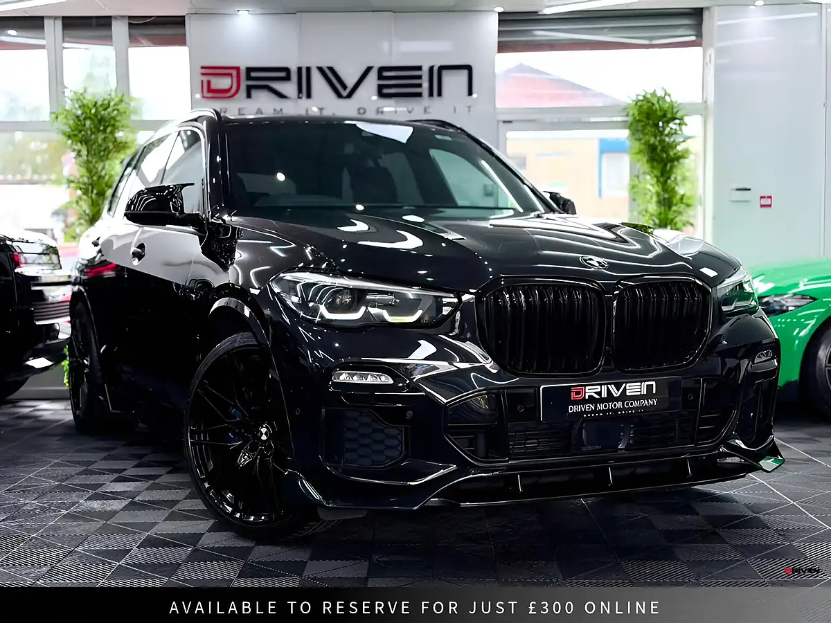 Used 2020 BMW X5 M Sport Black - Front View