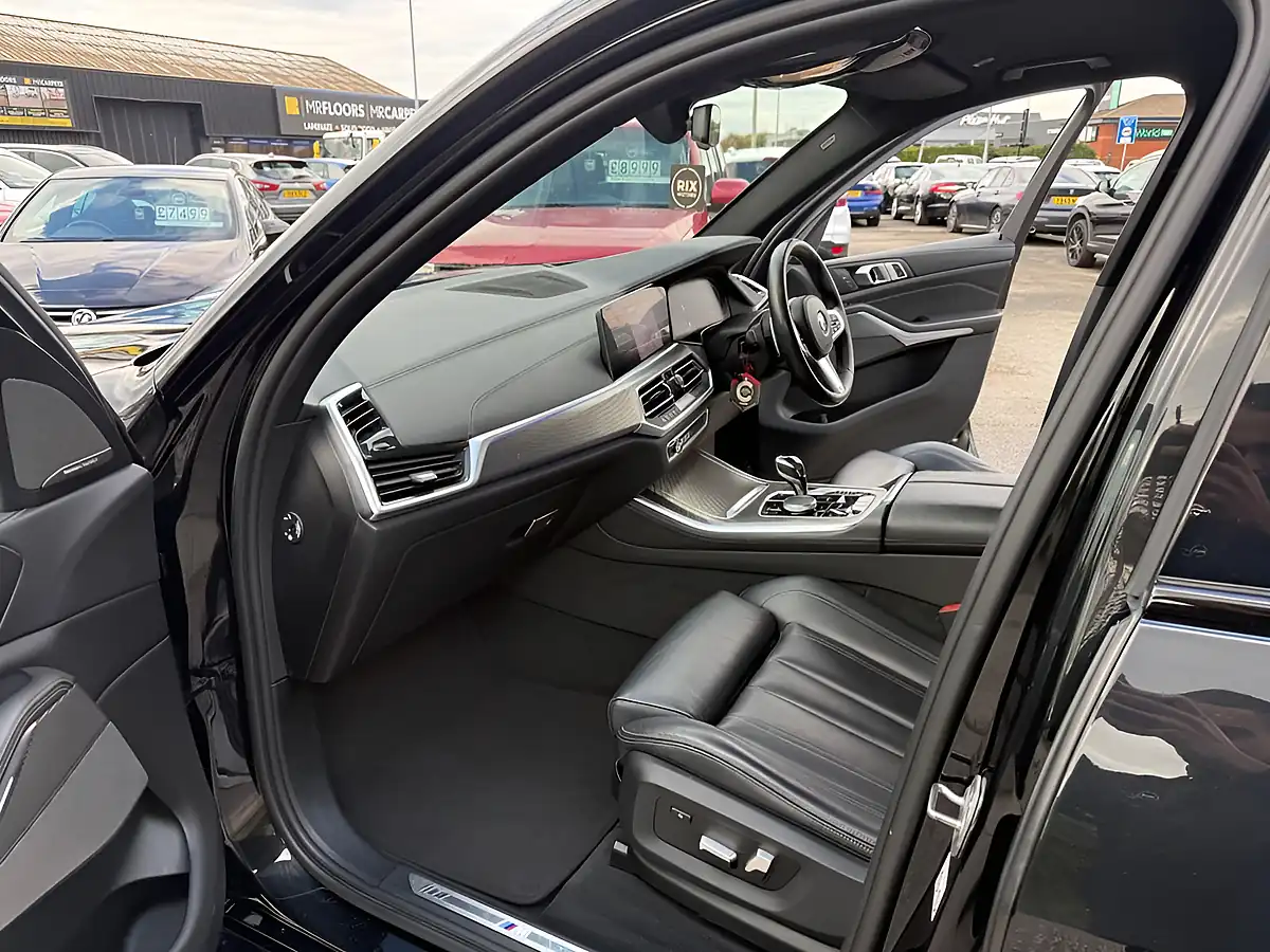 Used 2020 BMW X5 M Sport Black Sapphire - Interior and Exterior details 18