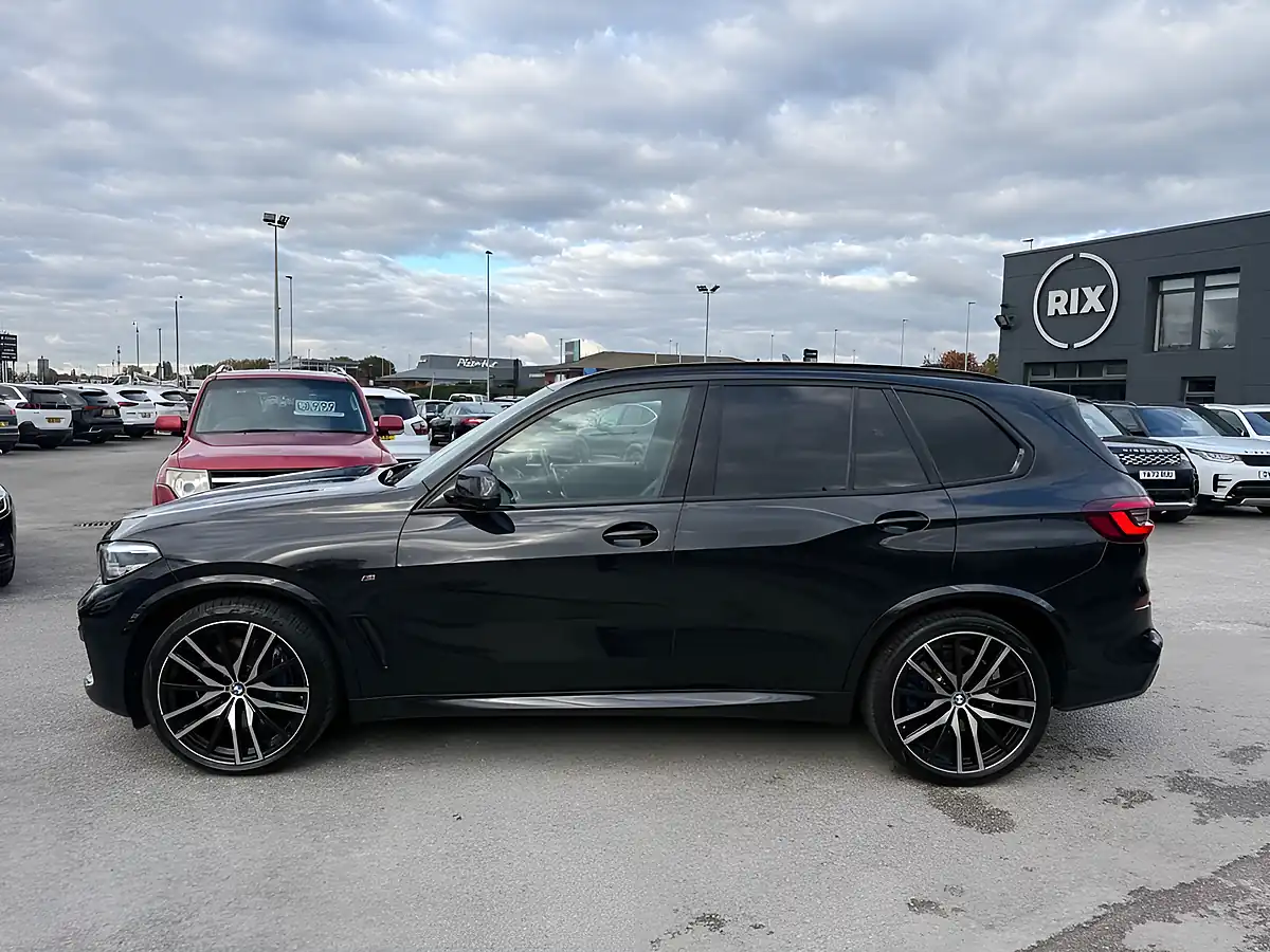 Used 2020 BMW X5 M Sport Black Sapphire - Interior and Exterior details 3