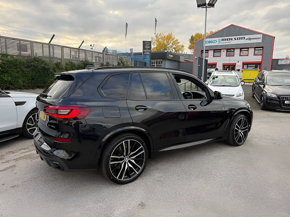 Used 2020 BMW X5 M Sport Black Sapphire - Interior and Exterior details 9