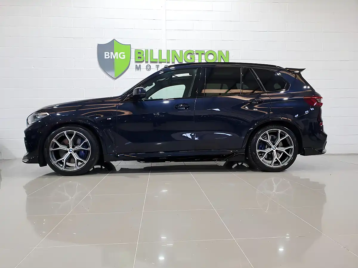 Used 2020 BMW X5 M Sport Carbon Black Metallic - Interior and Exterior details 4