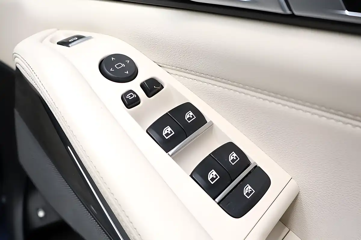 Used 2020 BMW X5 M Sport Tanzanite Blue Ii - Interior and Exterior details 12