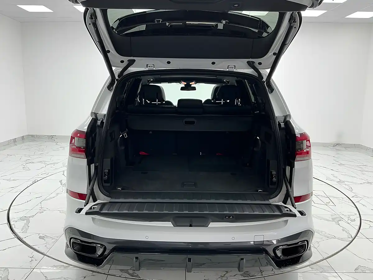 Used 2020 BMW X5 M Sport White - Interior and Exterior details 15