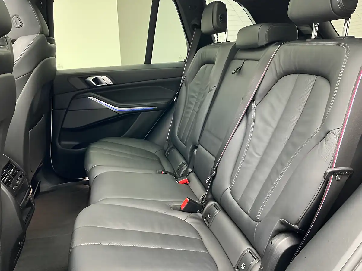 Used 2020 BMW X5 M Sport White - Interior and Exterior details 16