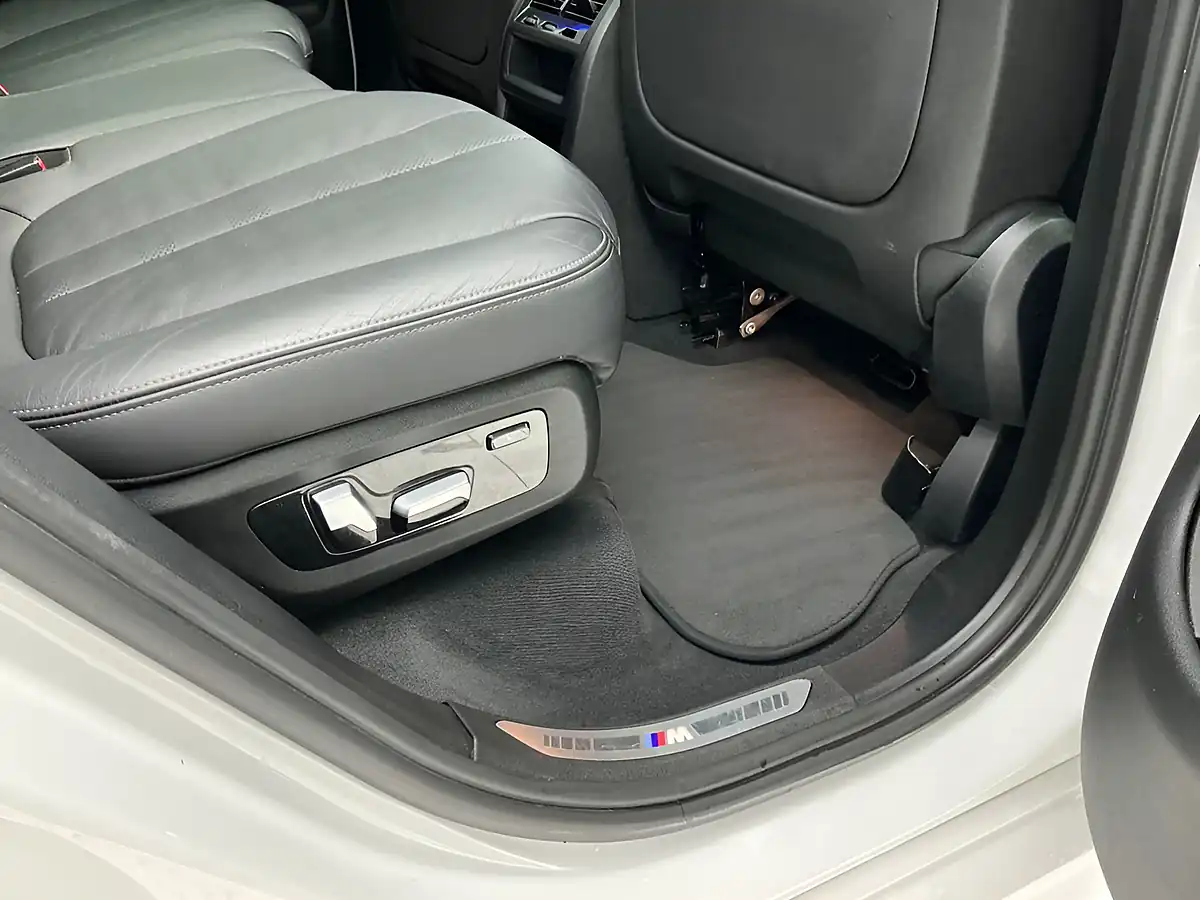 Used 2020 BMW X5 M Sport White - Interior and Exterior details 17