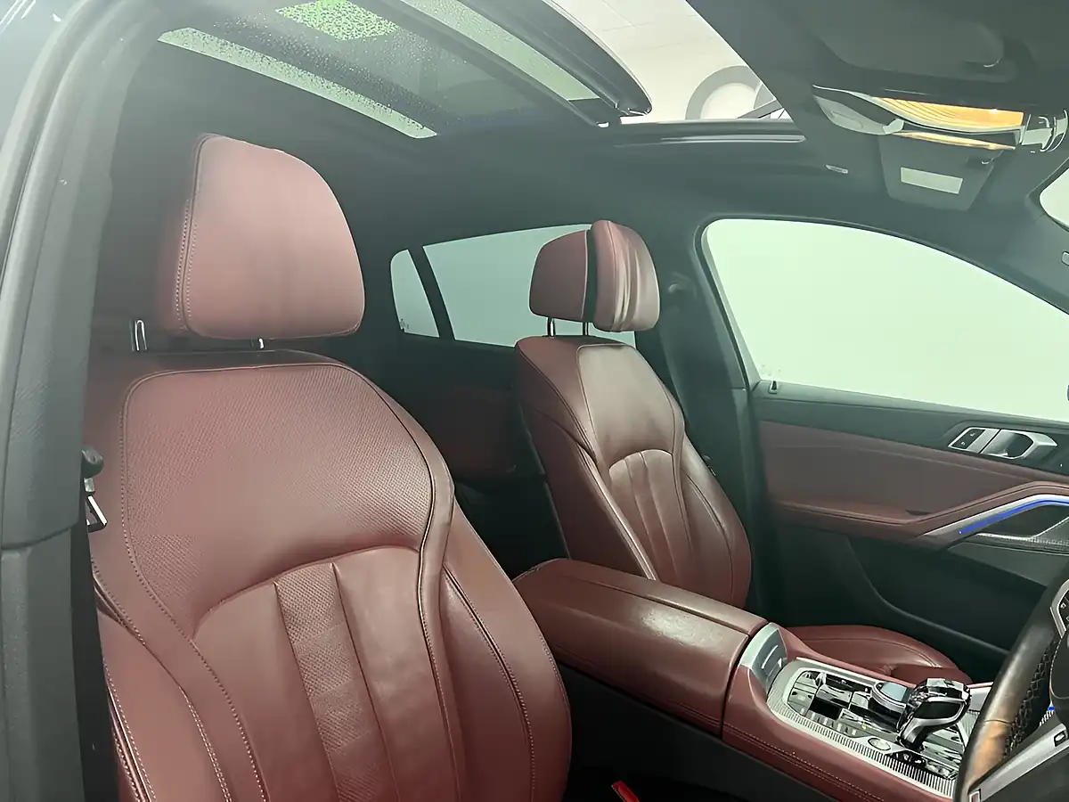 Used 2020 BMW X6 M Sport Arctic Grey - Interior and Exterior details 10