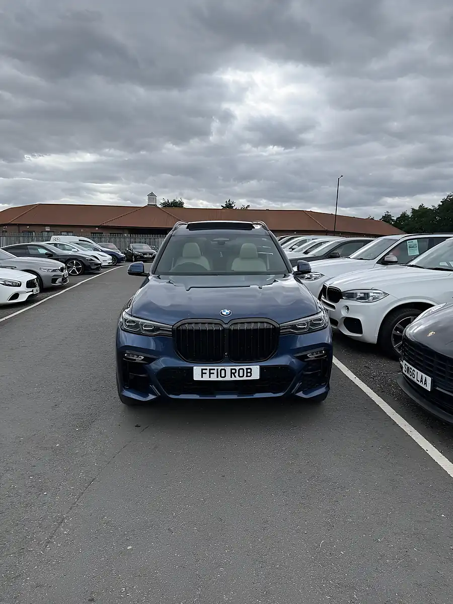 Used 2020 BMW X7 M Sport Blue - Interior and Exterior details 2