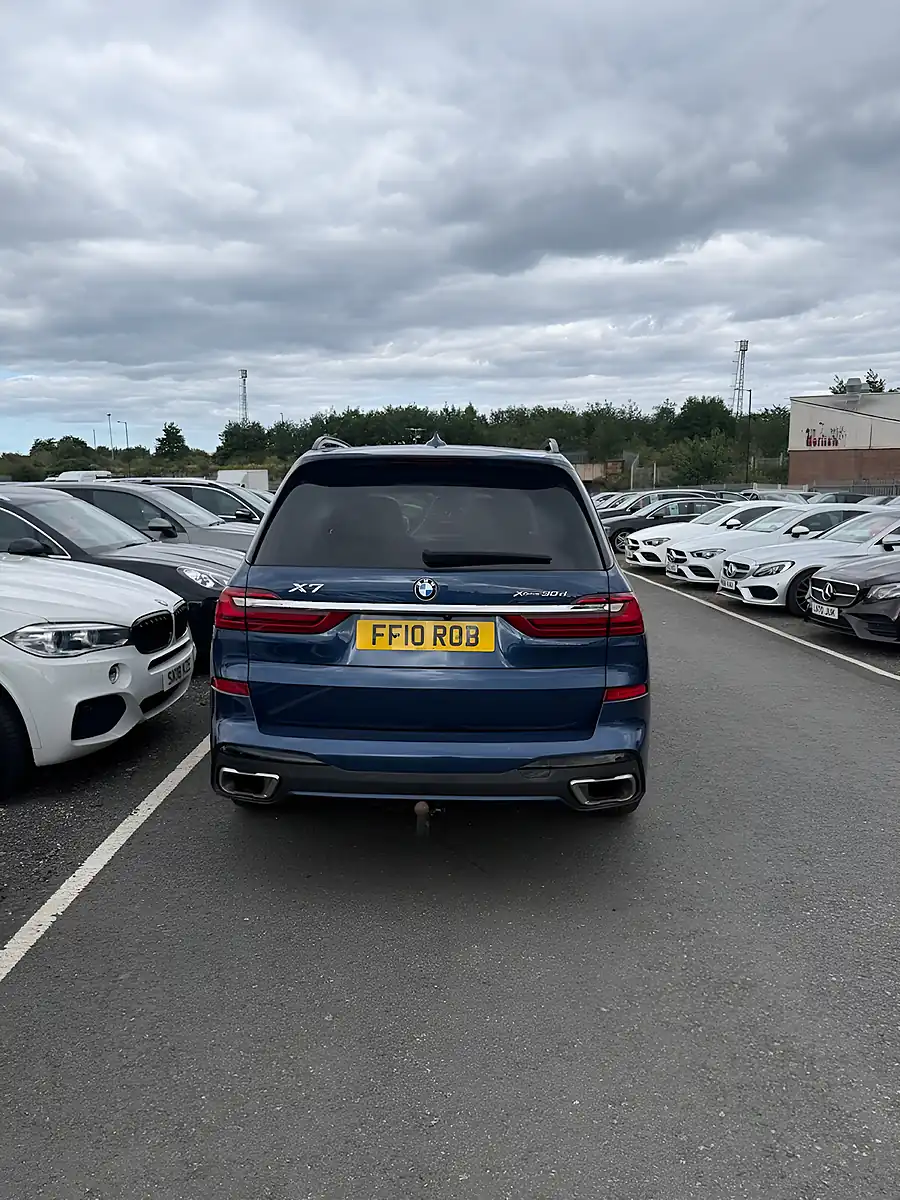 Used 2020 BMW X7 M Sport Blue - Interior and Exterior details 3