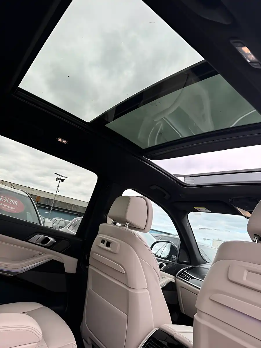 Used 2020 BMW X7 M Sport Blue - Interior and Exterior details 8