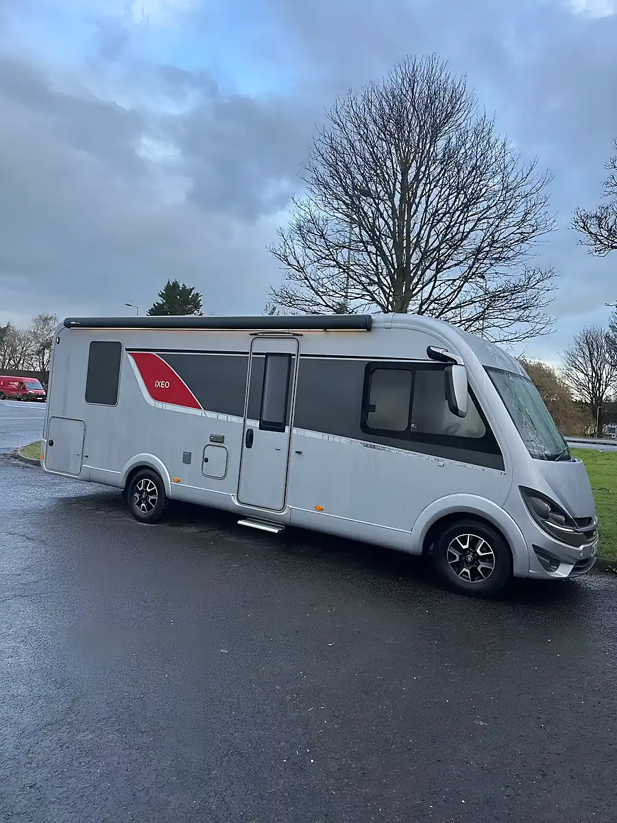 Used 2020 Burstner Ixeo 746 - Front View