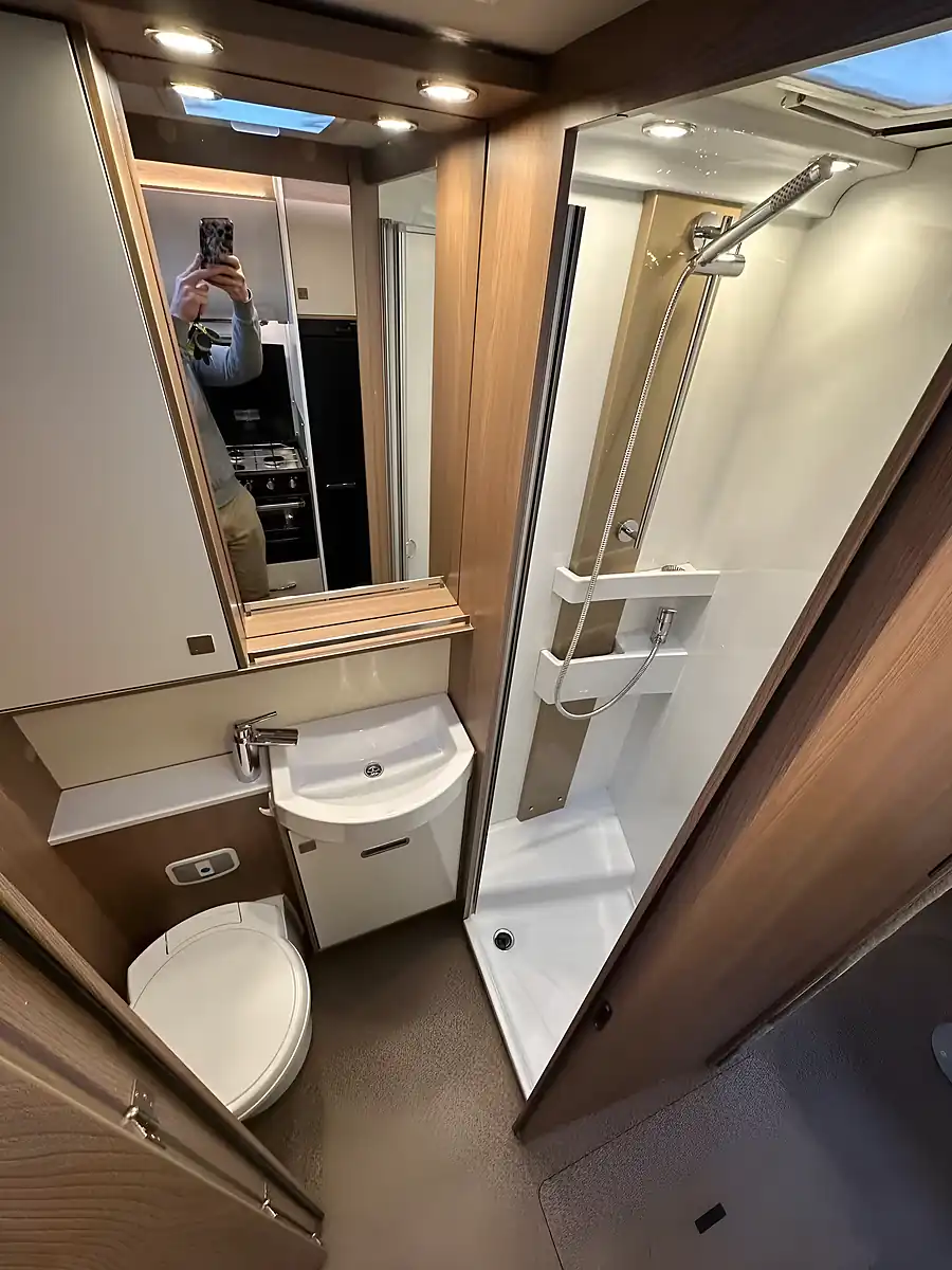 Used 2020 Burstner Ixeo 746 - Interior and Exterior details 17