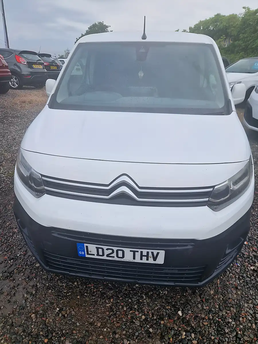 Used 2020 Citroen Berlingo Driver White - Interior and Exterior details 19