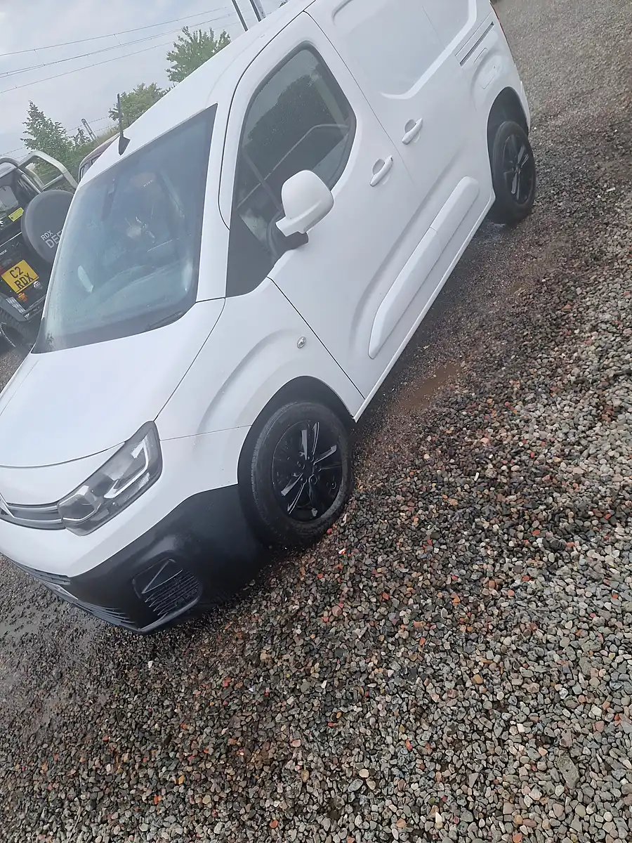 Used 2020 Citroen Berlingo Driver White - Interior and Exterior details 4