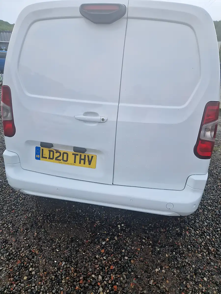 Used 2020 Citroen Berlingo Driver White - Interior and Exterior details 8