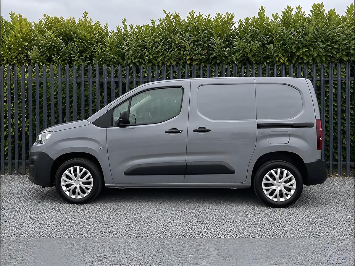 Used 2020 Citroen Berlingo Enterprise M Grey - Interior and Exterior details 4