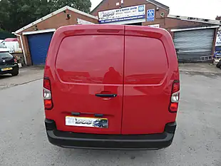 Used 2020 Citroen Berlingo Enterprise M Red - Interior and Exterior details 12
