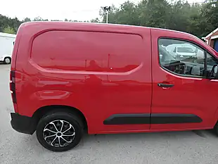 Used 2020 Citroen Berlingo Enterprise M Red - Interior and Exterior details 13
