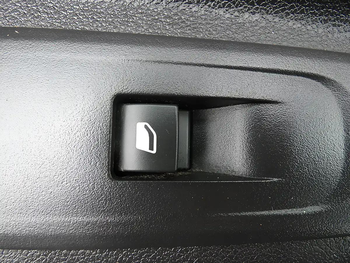 Used 2020 Citroen Berlingo Enterprise M Red - Interior and Exterior details 19