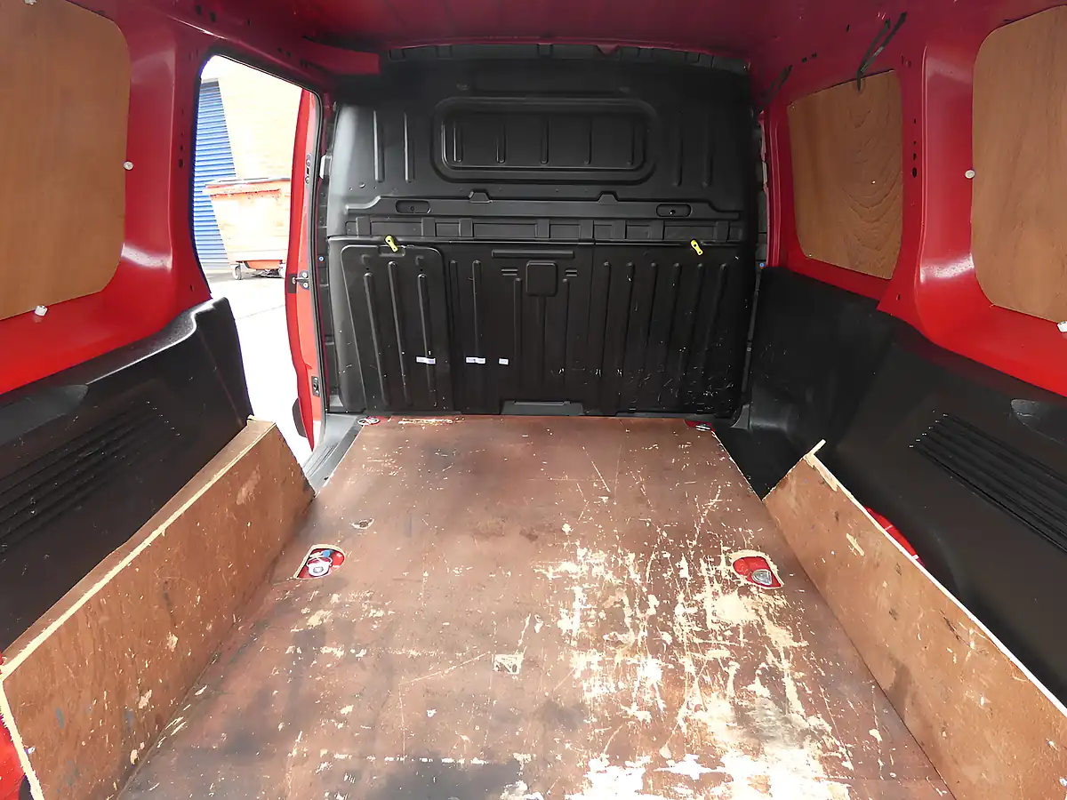 Used 2020 Citroen Berlingo Enterprise M Red - Interior and Exterior details 3