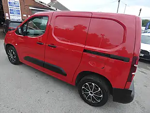 Used 2020 Citroen Berlingo Enterprise M Red - Interior and Exterior details 5