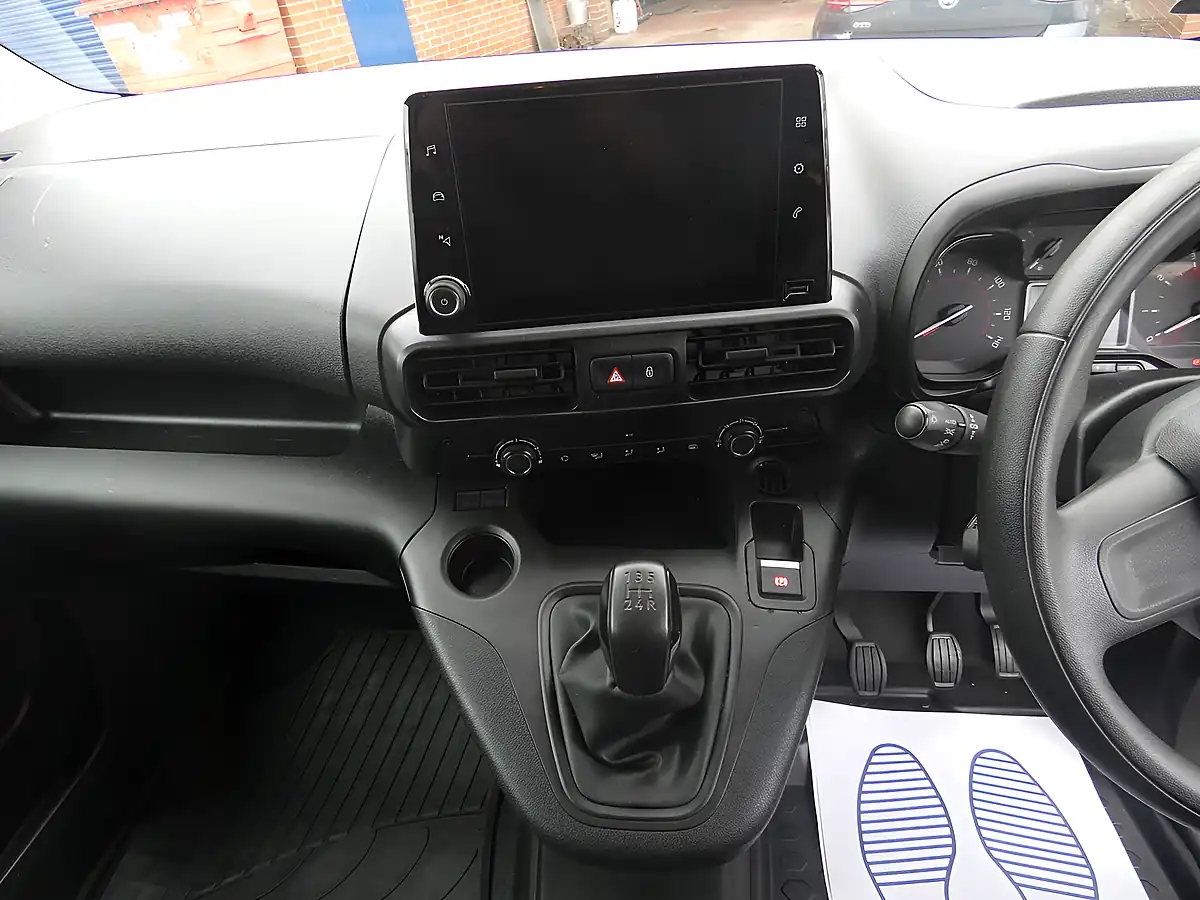 Used 2020 Citroen Berlingo Enterprise M Red - Interior and Exterior details 8