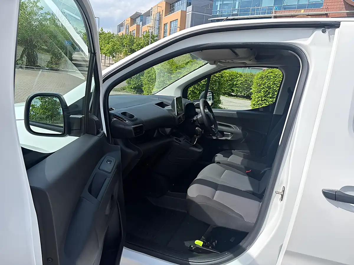 Used 2020 Citroen Berlingo Enterprise M White - Interior and Exterior details 11