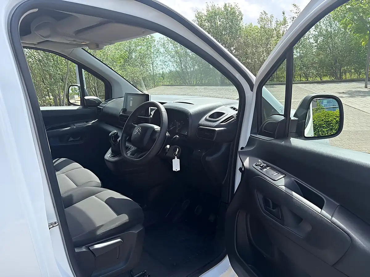 Used 2020 Citroen Berlingo Enterprise M White - Interior and Exterior details 12
