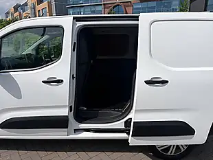 Used 2020 Citroen Berlingo Enterprise M White - Interior and Exterior details 16