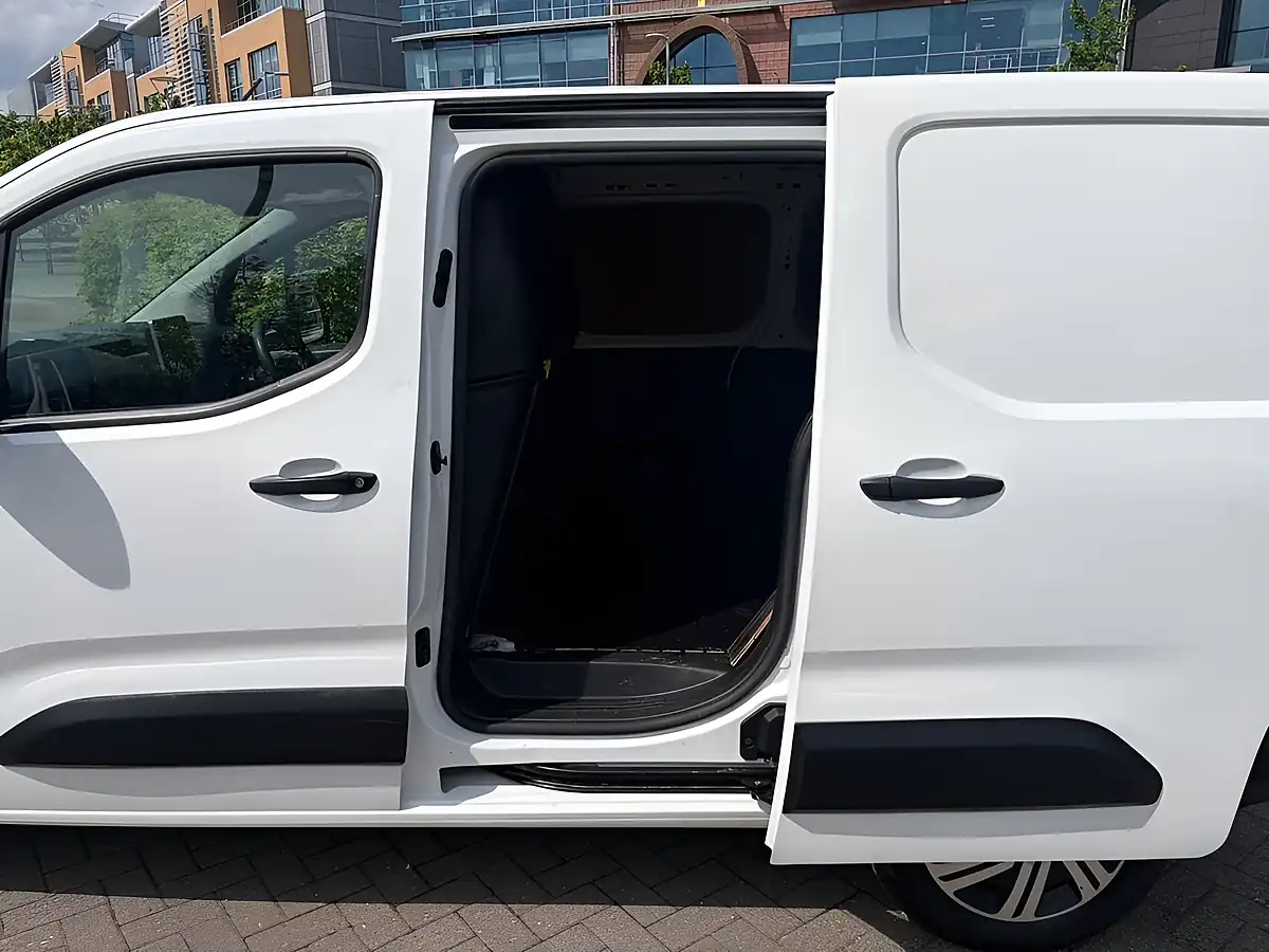 Used 2020 Citroen Berlingo Enterprise M White - Interior and Exterior details 16