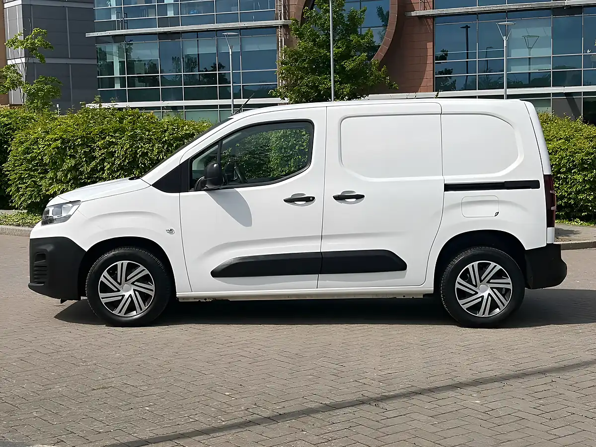 Used 2020 Citroen Berlingo Enterprise M White - Interior and Exterior details 9